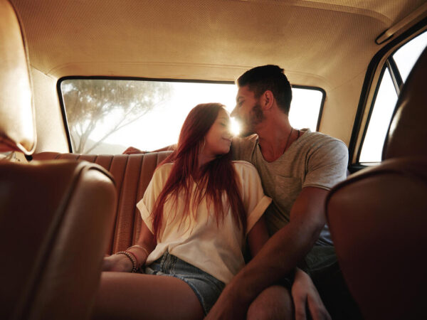 couple dans voiture