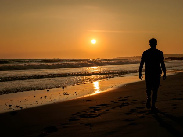 homme-plage-serenite
